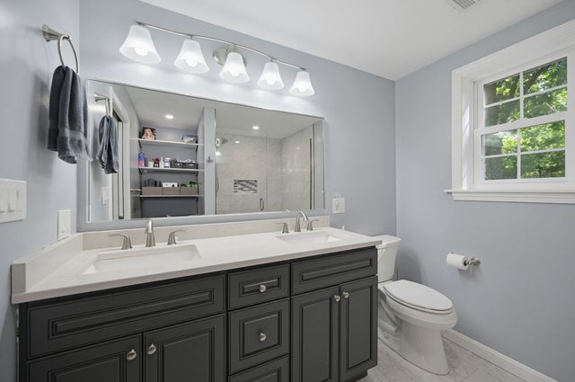 21 Stagecoach Dr, Ashland, MA 01721