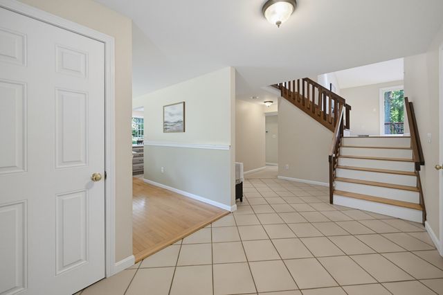 21 Stagecoach Dr, Ashland, MA 01721