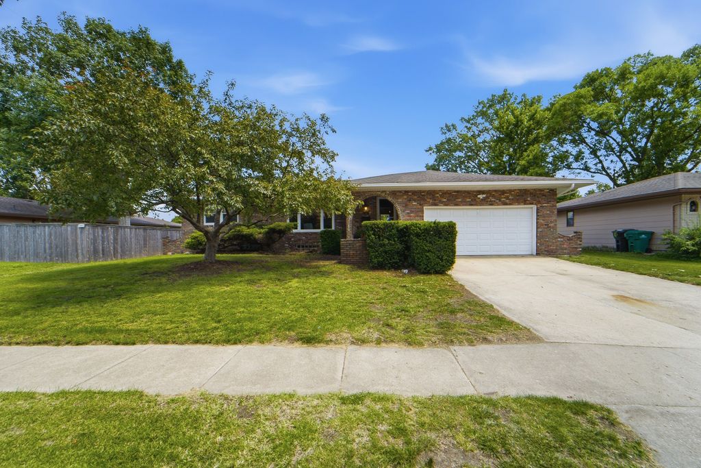 1105 SE Cortina Drive, Ankeny, IA 50021