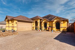 3717 Holland Dr, Corpus Christi, TX 78418