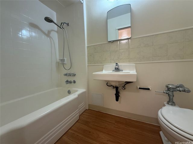 952 Ahana Street 174, Honolulu, HI 96814