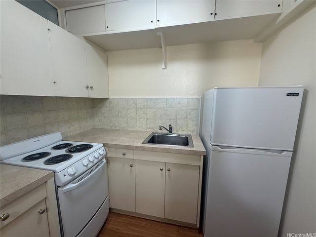 952 Ahana Street 174, Honolulu, HI 96814