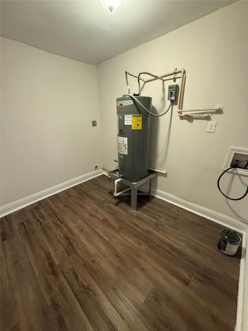 320 Delaware Street, Houston, TX 77029