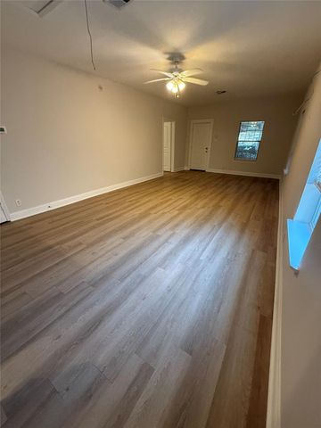 320 Delaware Street, Houston, TX 77029