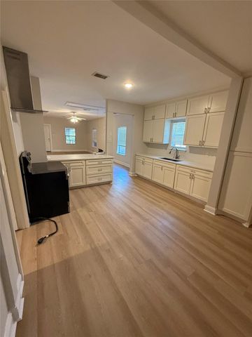 320 Delaware Street, Houston, TX 77029