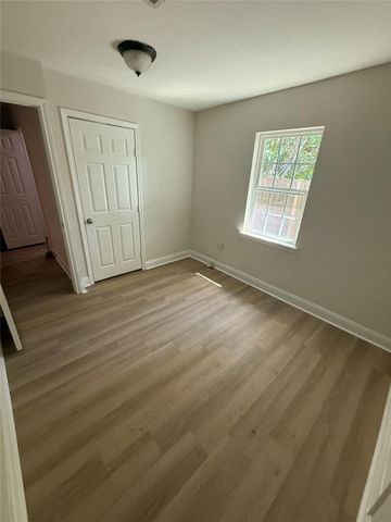 320 Delaware Street, Houston, TX 77029