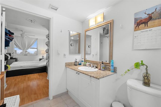 19501 W Country Club Dr 2415, Aventura, FL 33180