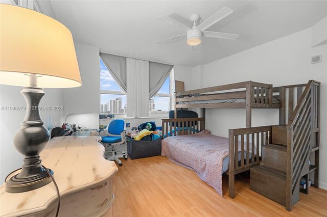 19501 W Country Club Dr 2415, Aventura, FL 33180