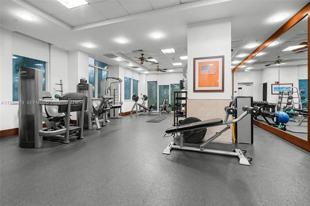 19501 W Country Club Dr 2415, Aventura, FL 33180