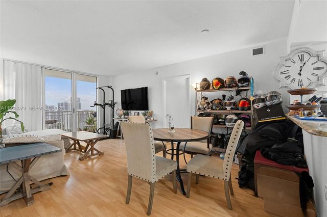 19501 W Country Club Dr 2415, Aventura, FL 33180