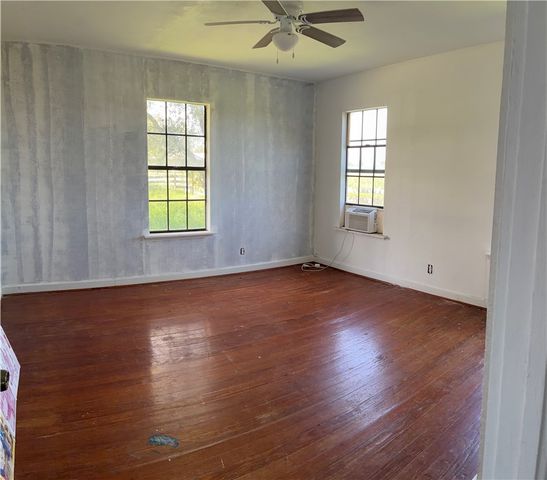 466 S County Road 307, Orange Grove, TX 78372