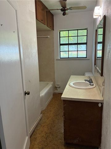 466 S County Road 307, Orange Grove, TX 78372