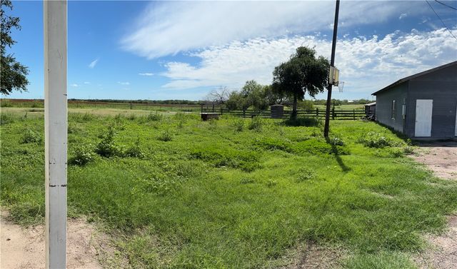 466 S County Road 307, Orange Grove, TX 78372