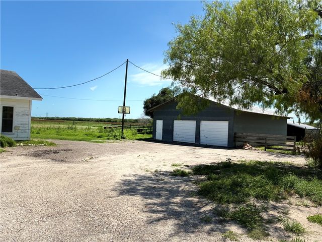 466 S County Road 307, Orange Grove, TX 78372