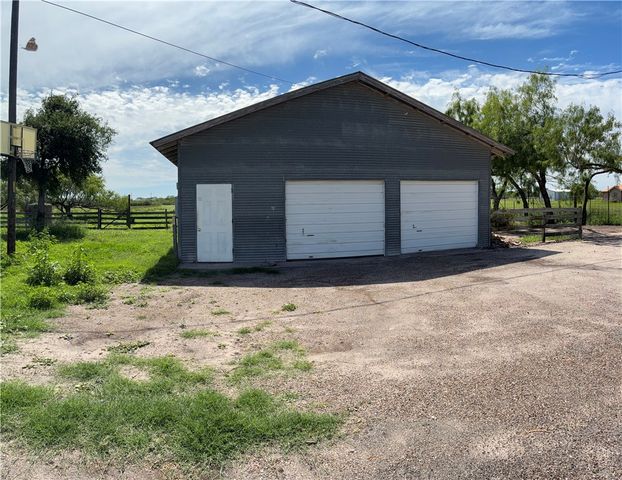466 S County Road 307, Orange Grove, TX 78372