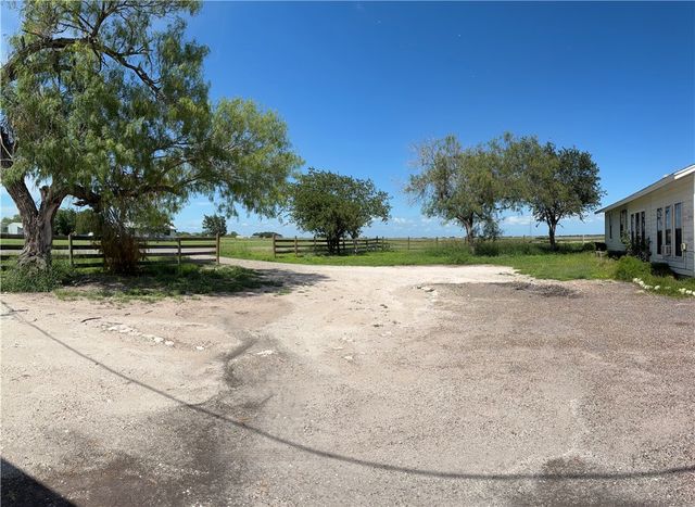 466 S County Road 307, Orange Grove, TX 78372