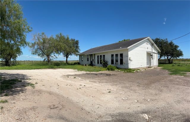 466 S County Road 307, Orange Grove, TX 78372