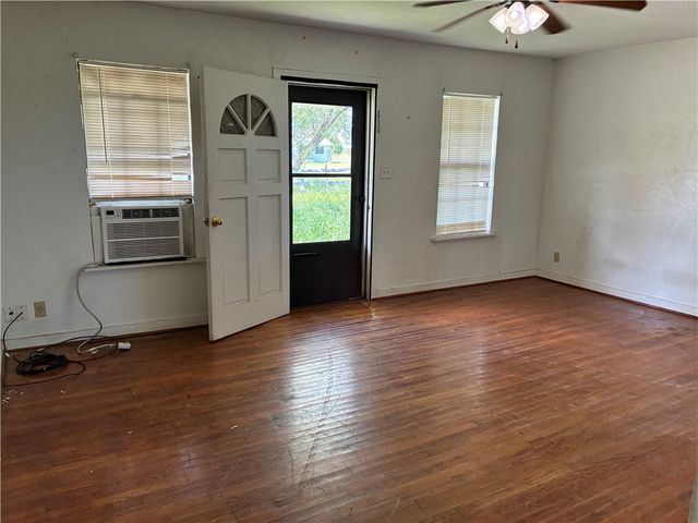 466 S County Road 307, Orange Grove, TX 78372
