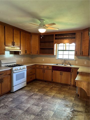 466 S County Road 307, Orange Grove, TX 78372