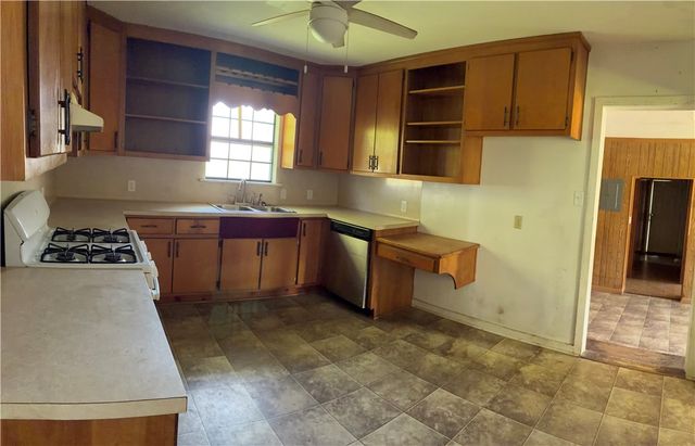 466 S County Road 307, Orange Grove, TX 78372