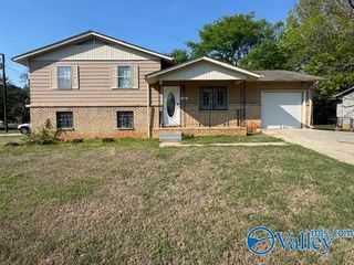 522 Lisa Lane NW, Huntsville, AL 35811