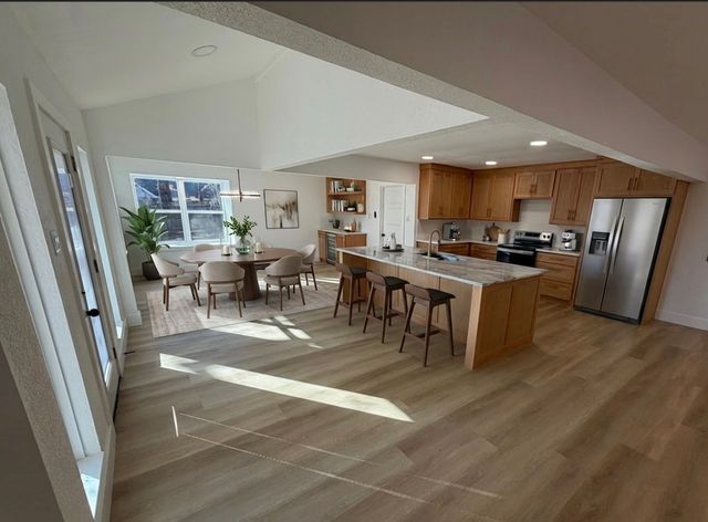 129 Oak Trail, Burleson, TX 76028