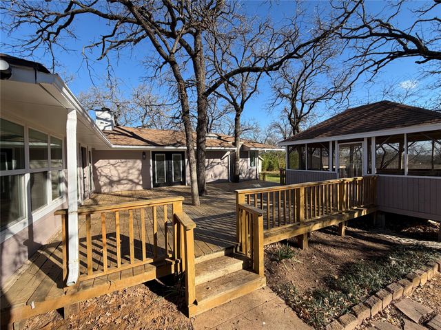 129 Oak Trail, Burleson, TX 76028