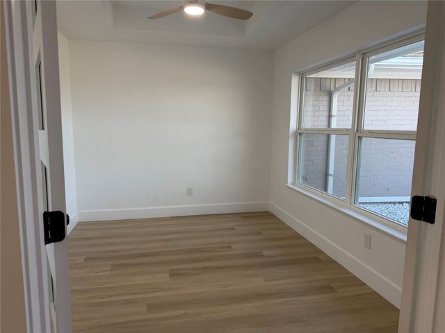 129 Oak Trail, Burleson, TX 76028