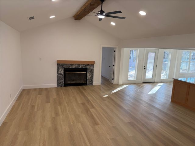 129 Oak Trail, Burleson, TX 76028