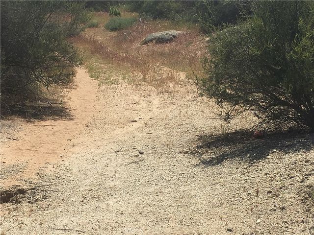 7 Willow Creek Road, Hemet, CA 92544