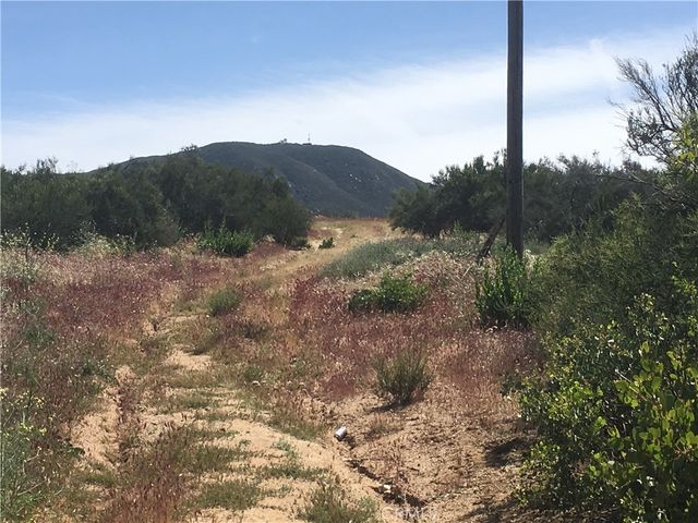 7 Willow Creek Road, Hemet, CA 92544