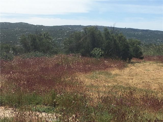 7 Willow Creek Road, Hemet, CA 92544