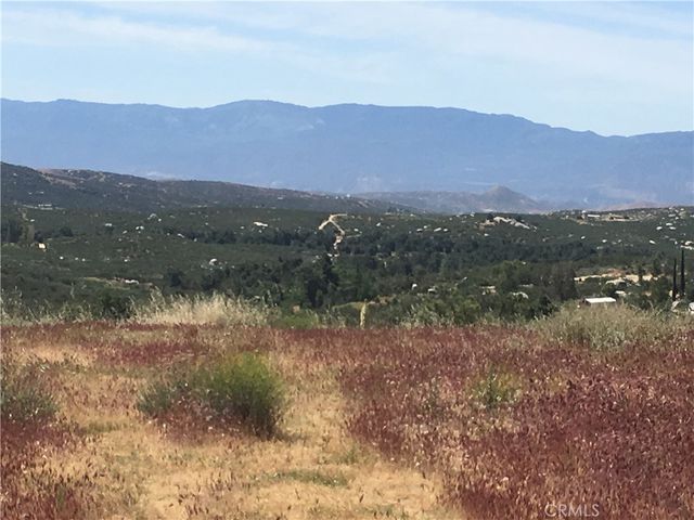 7 Willow Creek Road, Hemet, CA 92544