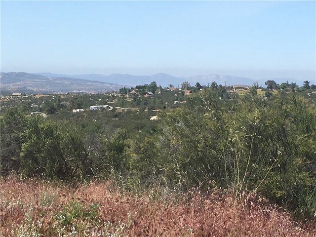 7 Willow Creek Road, Hemet, CA 92544