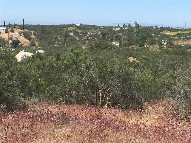 7 Willow Creek Road, Hemet, CA 92544