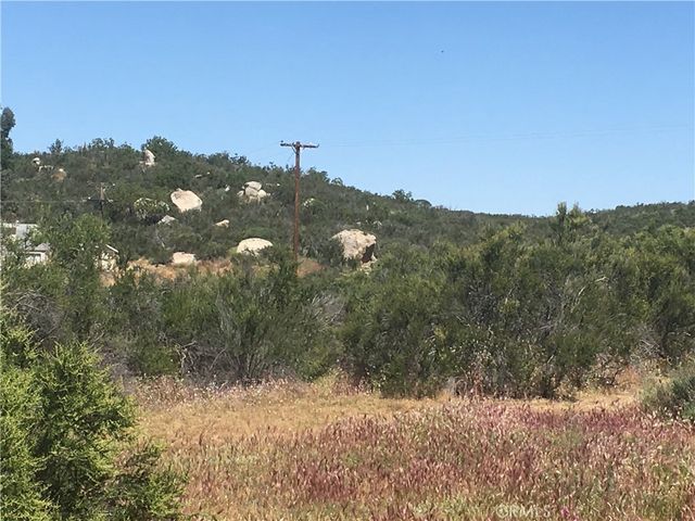 7 Willow Creek Road, Hemet, CA 92544