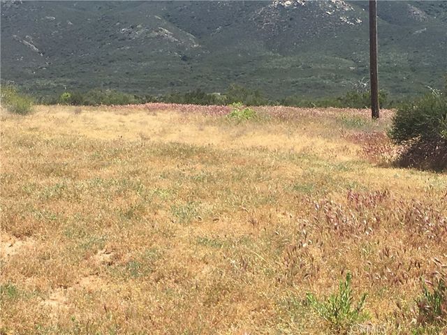 7 Willow Creek Road, Hemet, CA 92544