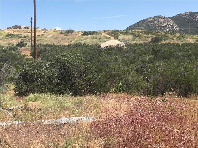 7 Willow Creek Road, Hemet, CA 92544