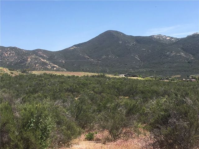 7 Willow Creek Road, Hemet, CA 92544