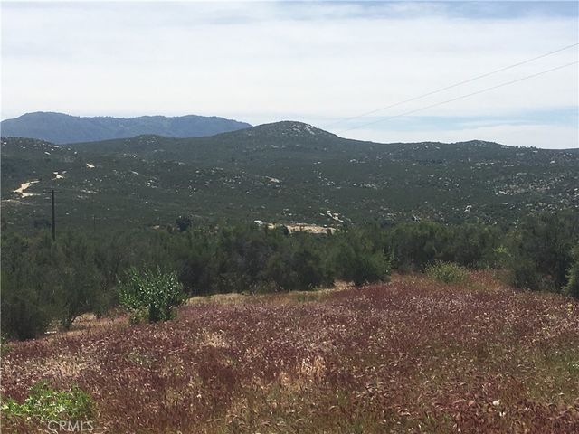 7 Willow Creek Road, Hemet, CA 92544