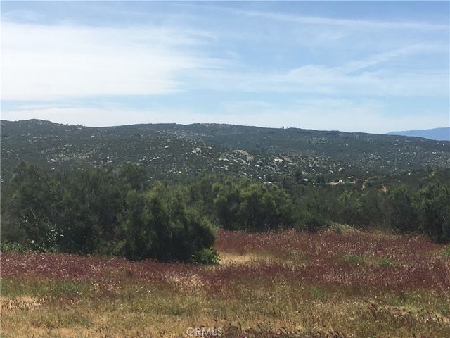 7 Willow Creek Road, Hemet, CA 92544