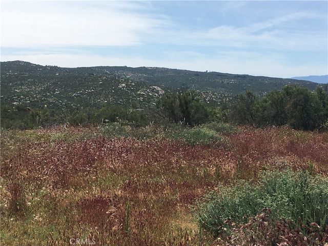 7 Willow Creek Road, Hemet, CA 92544