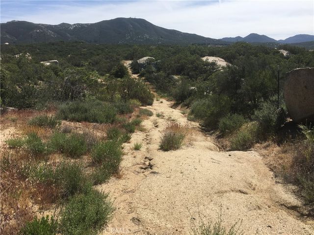 7 Willow Creek Road, Hemet, CA 92544
