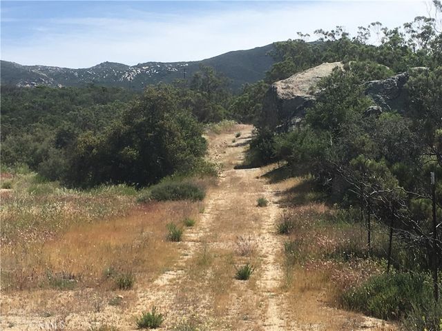 7 Willow Creek Road, Hemet, CA 92544