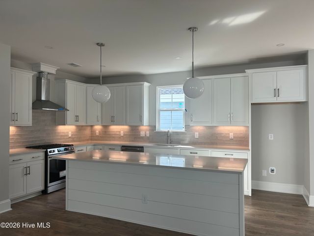 388 Longhill Drive, Wilmington, NC 28412