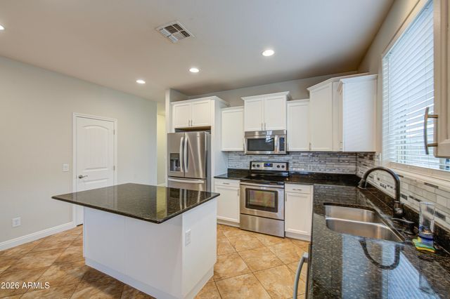 1711 W PAISLEY Drive, San Tan Valley, AZ 85144