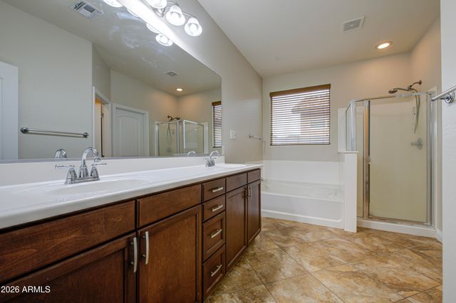 1711 W PAISLEY Drive, San Tan Valley, AZ 85144