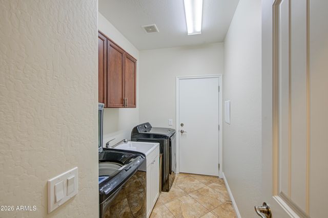 1711 W PAISLEY Drive, San Tan Valley, AZ 85144