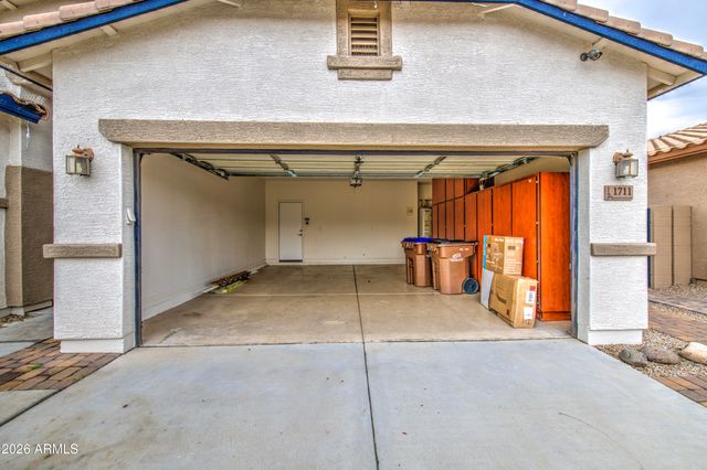 1711 W PAISLEY Drive, San Tan Valley, AZ 85144