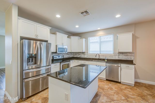 1711 W PAISLEY Drive, San Tan Valley, AZ 85144